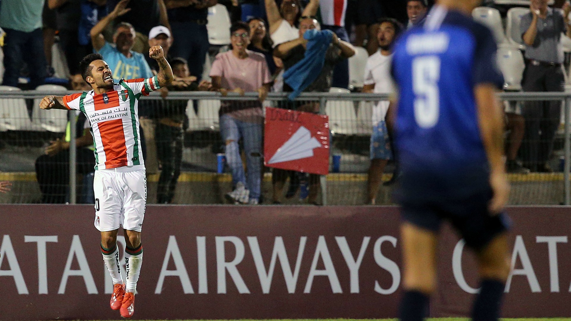 Palestino Lo Dio Vuelta Ante Talleres Y Paso Al Grupo A