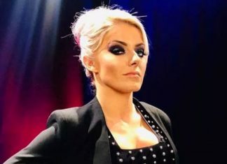 Alexa Bliss sobre Bellas